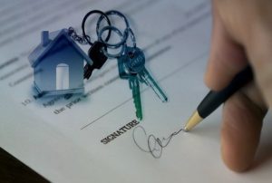 Juridique : Comment vendre un bien immobilier reçu en héritage ? 