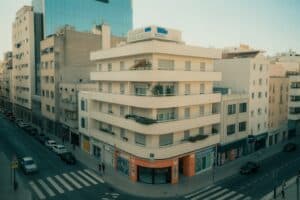 Façade uniforme à Tel Aviv : Les propriétaires en guerre contre les exigences esthétiques de la municipalité